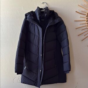 Andrew Marc women’s navy blue Puffer Jacket with fur lined hood